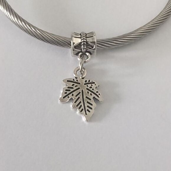 Silver Leaf‎ Dangle Charm for Pandora Style Bracelet - Picture 1 of 4